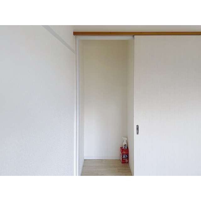 キッチン横の収納
