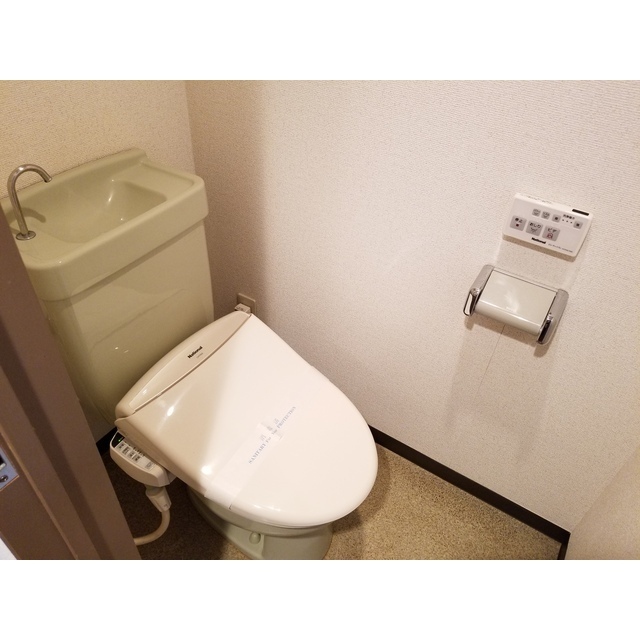 ウォシュレット付きトイレ