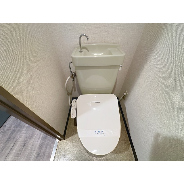 ウォシュレット付きトイレ