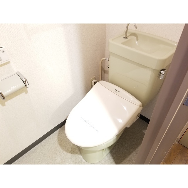 ウォシュレット付きトイレ