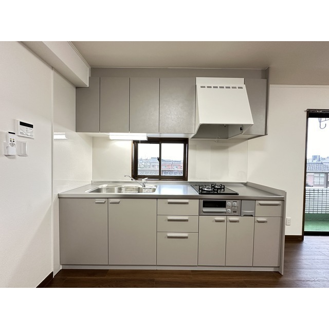 新品システムキッチン