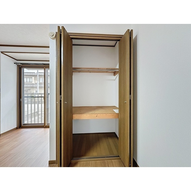 ハンガーパイプ付き