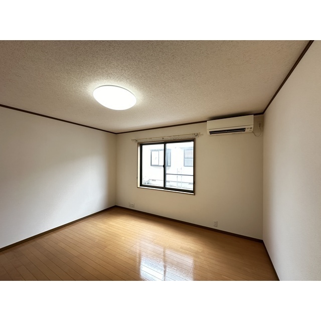 広々とした洋室です
