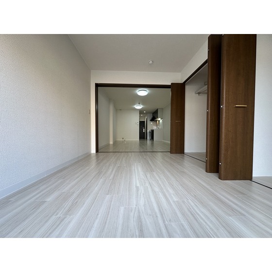 写真は別のお部屋です。※壁紙が異なる場合有