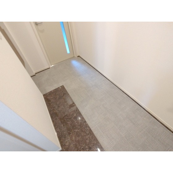 広めの玄関です