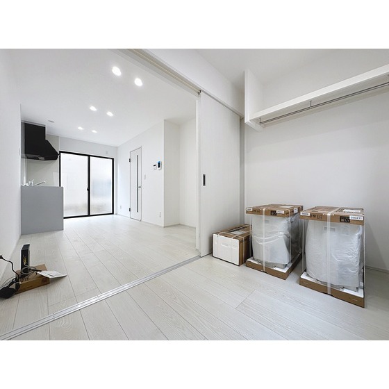 ※他のお部屋のお部屋となります。反転タイプあり、側面窓有り。