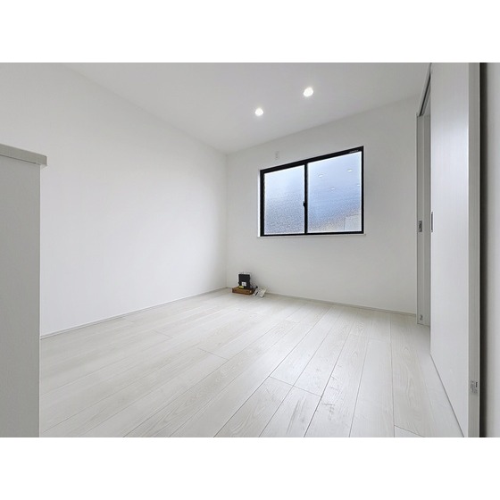 ※他のお部屋のお部屋となります。反転タイプあり、側面窓有り。