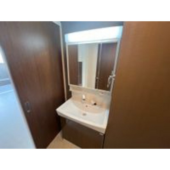 写真は同タイプの部屋の写真です